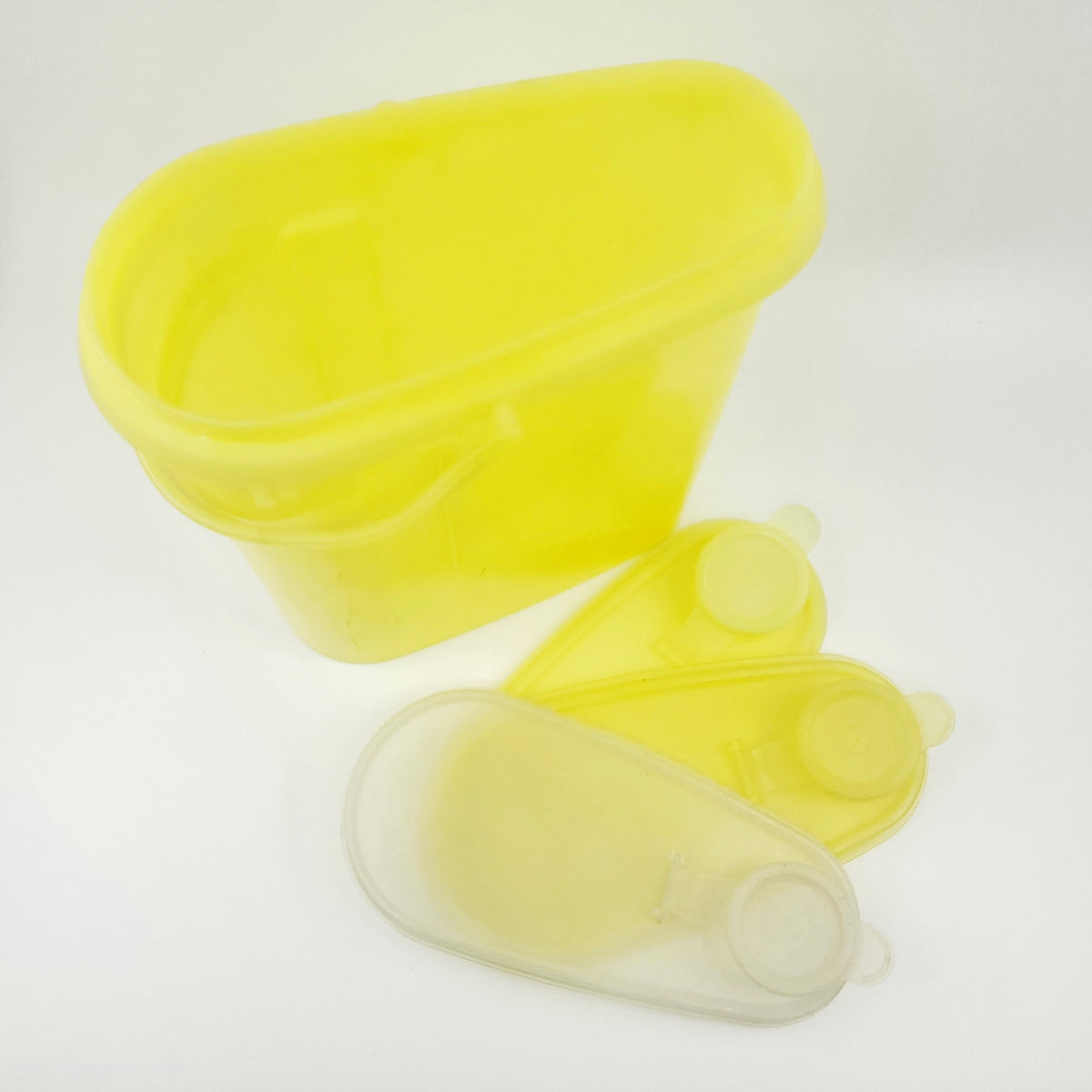 Tupperware Store and Pour 2qt Pitcher - Yellow – M Designs Crafts